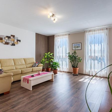 Apartman Laura Cres Extérieur photo